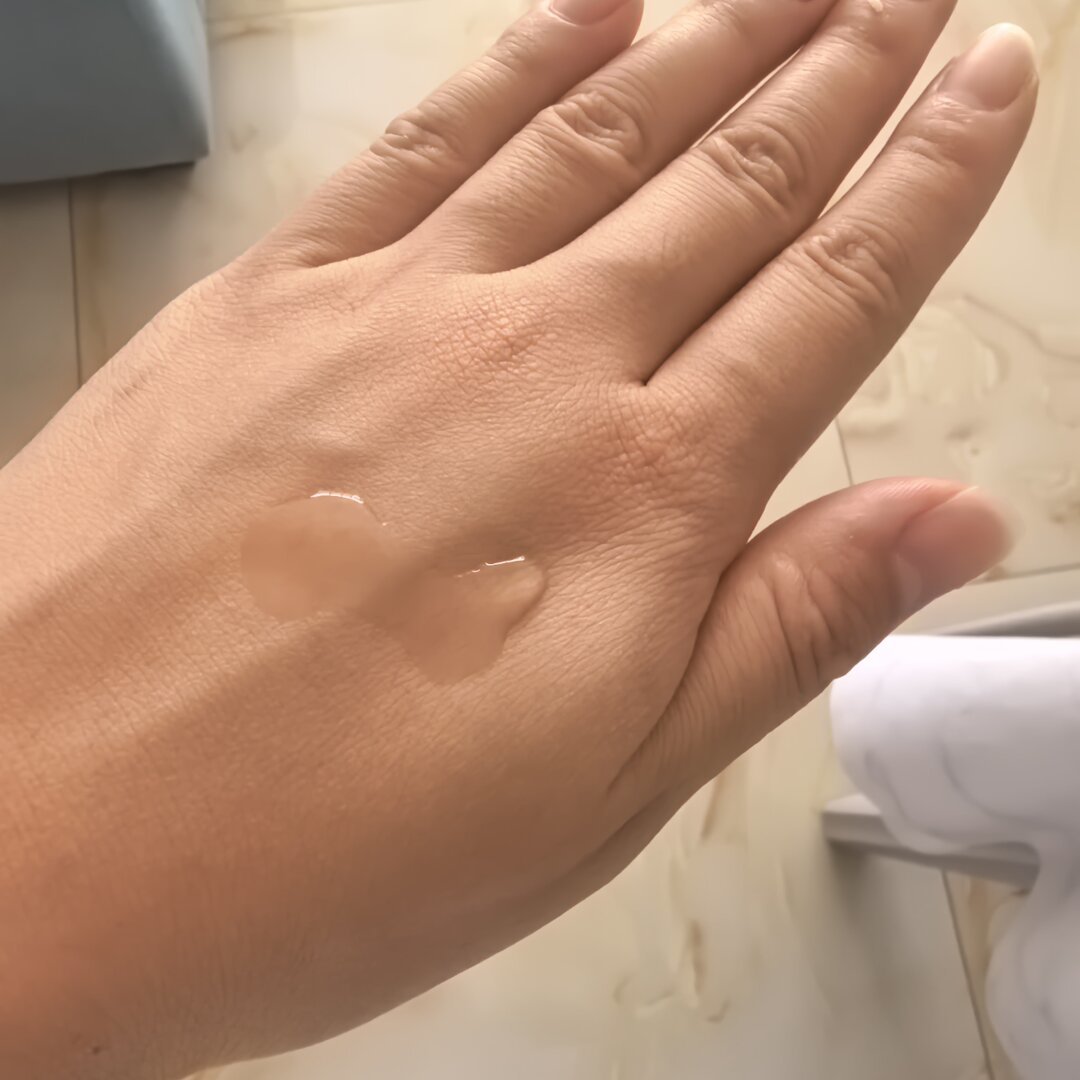 雅诗兰黛小棕复活水卖了8周:肤感好评一堆,功效反馈还是荒漠——这瓶“小棕家第一瓶水”谁该买、谁再等等