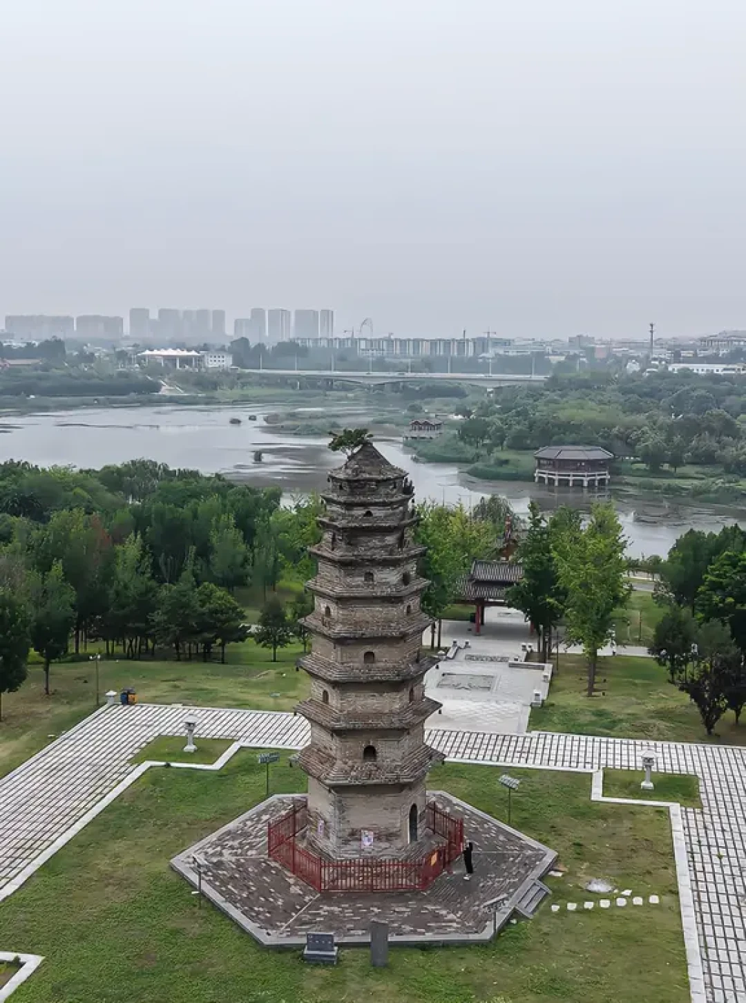 塔的下半身在你脚下:国庆刷塔前先对上这张去向矩阵——8处大塔珍宝,哪座能进、哪座锁着、哪座得卡日子