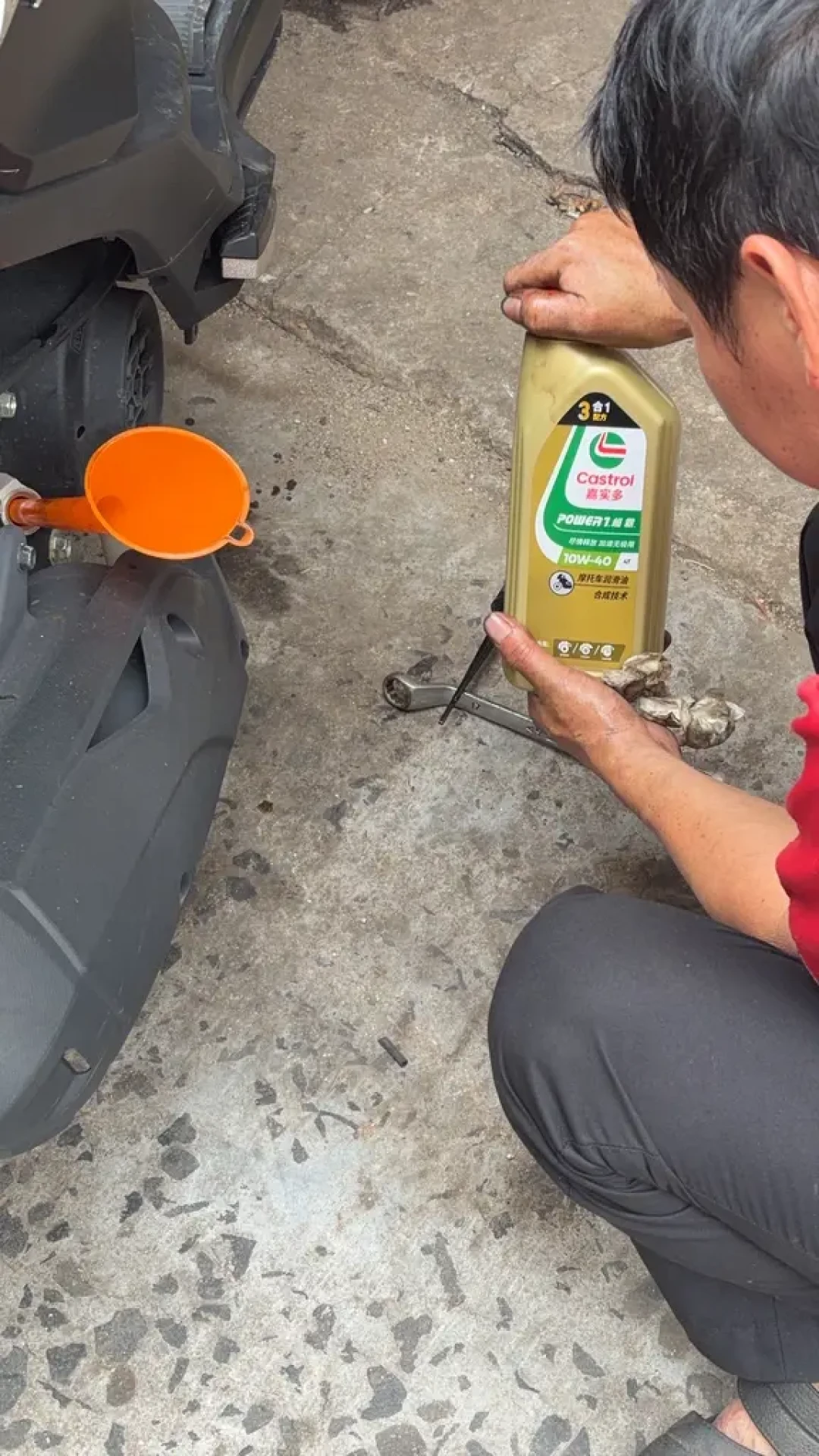 6900元淘的GSX250,首年跑1万公里养车4380元:十几份真实车主账单算下来,最大的一笔不是油,是折旧