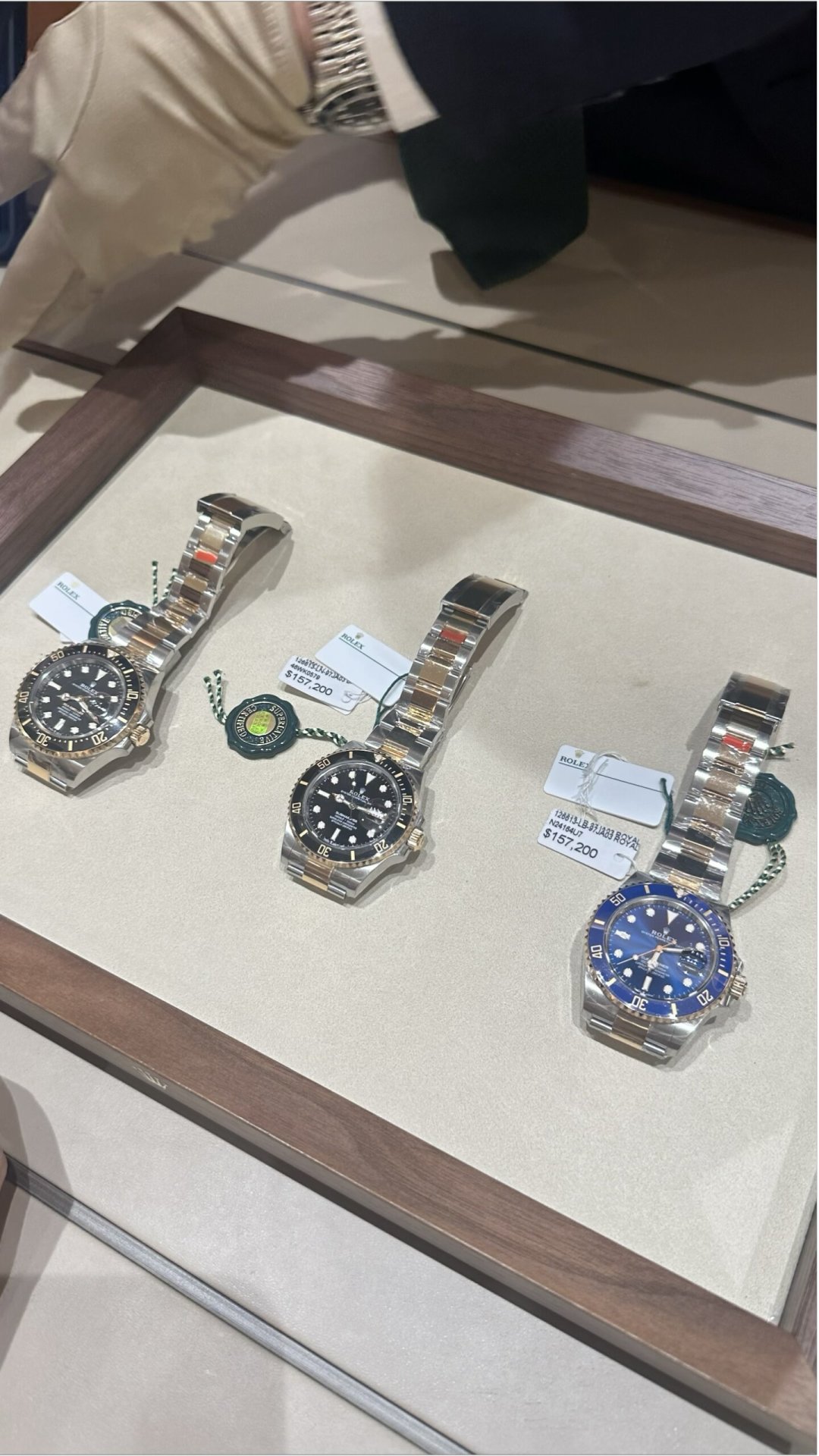 至高7.5折、12倍积分、有人打飞的买卡地亚:双节海南免税买表前,先把这三本账算清