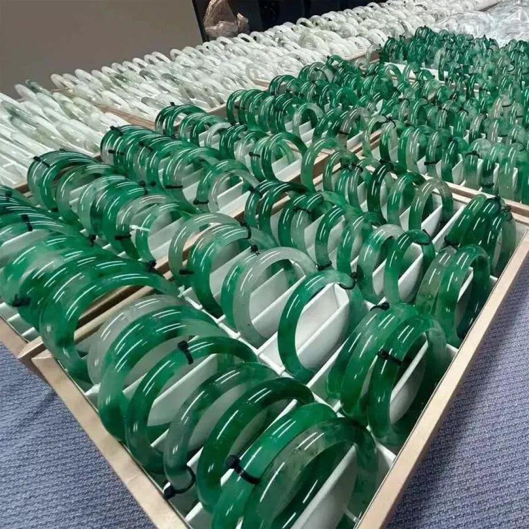 几十块的入门玉评论区全网最吵：天山翠