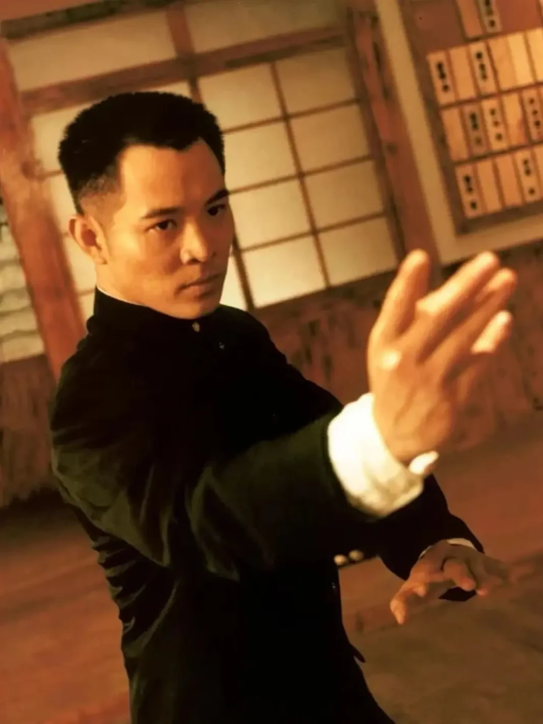 4个月、11份同款《霍元甲》解说、450万播放:想重刷李连杰这股“戾气”,先把两张生死状看清楚