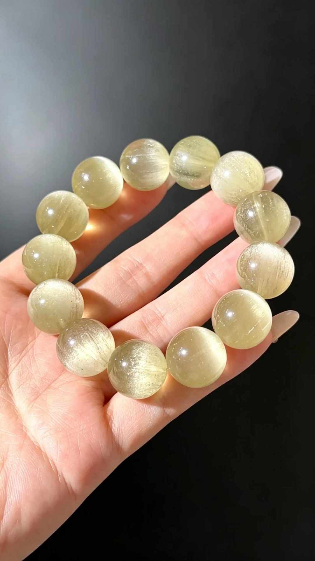 陨石手串潮和一场打错对象的