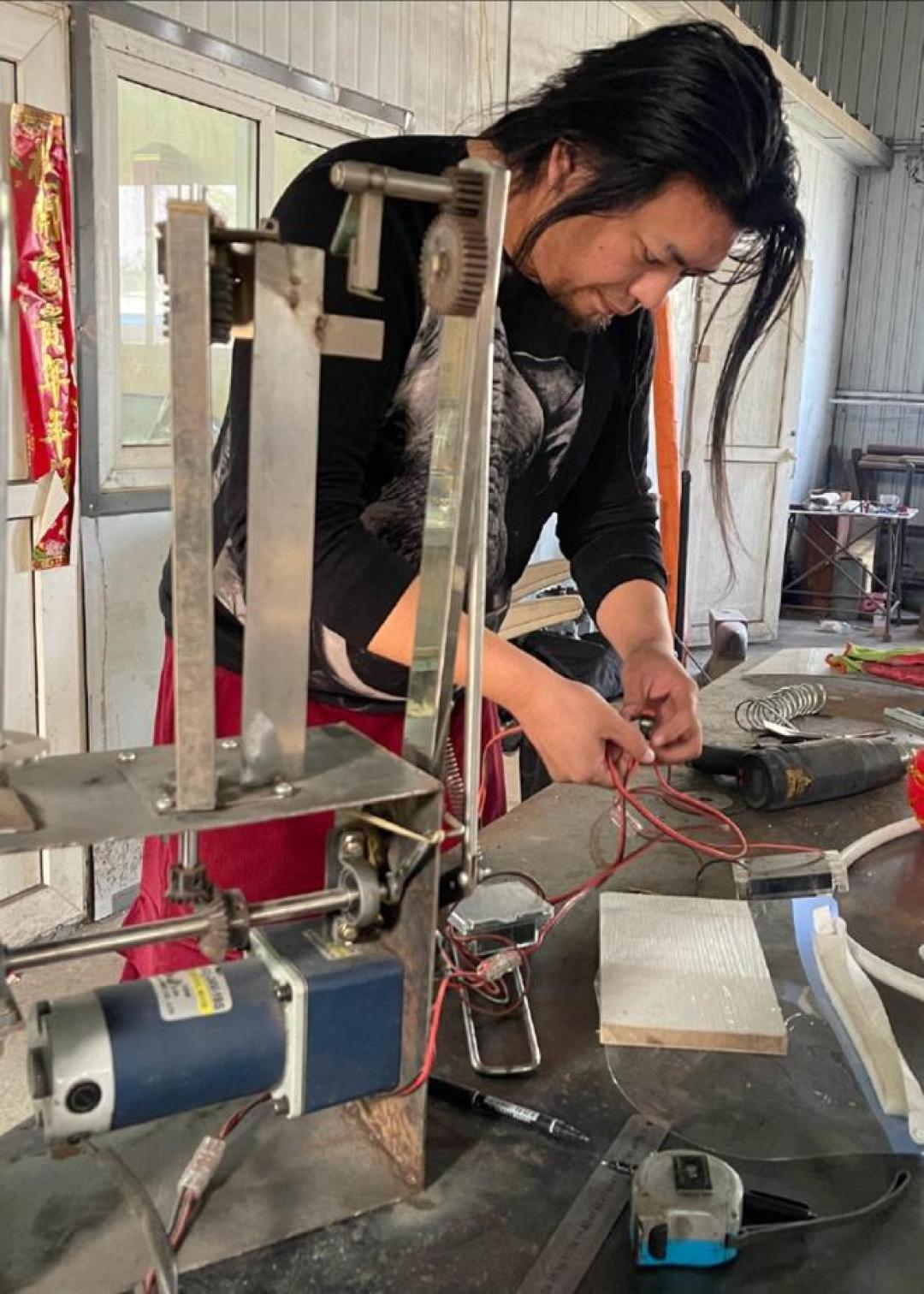 B站粉丝809万，网店去年只卖了8000元就关门：手工耿这笔