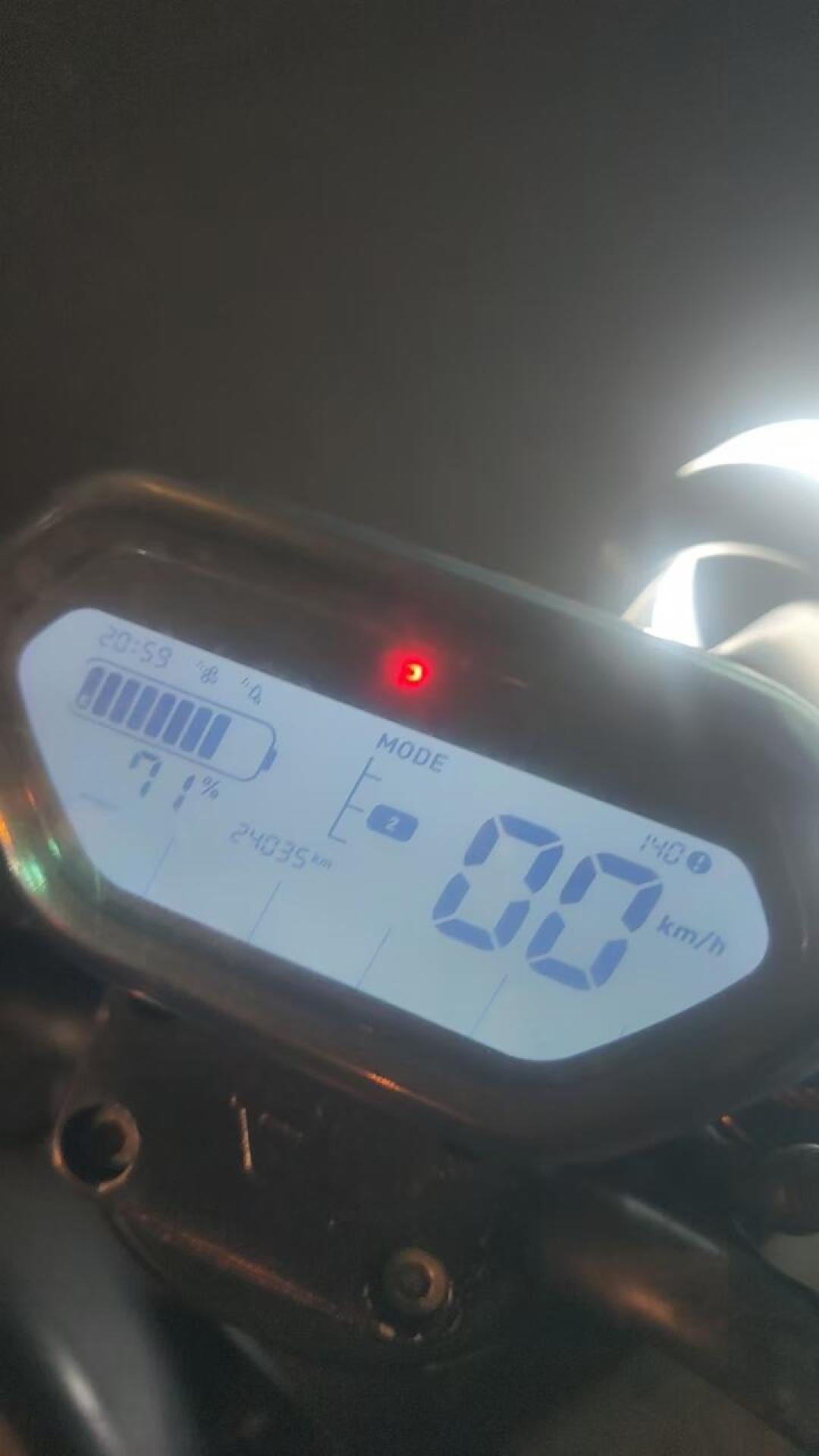 小牛NX马拉松卖缺货、报价5920到6599:续航是反向虚标,转把是两年老毛病,在哪买要想清楚