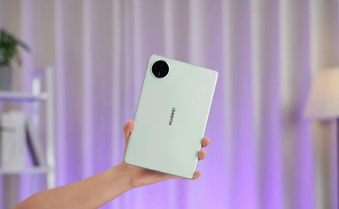 华为小平板二代传闻把水搅浑:一代3499、Y700无极4999、OPPO mini 3699,8.8英寸插卡平板五选一,买、等还是转投?