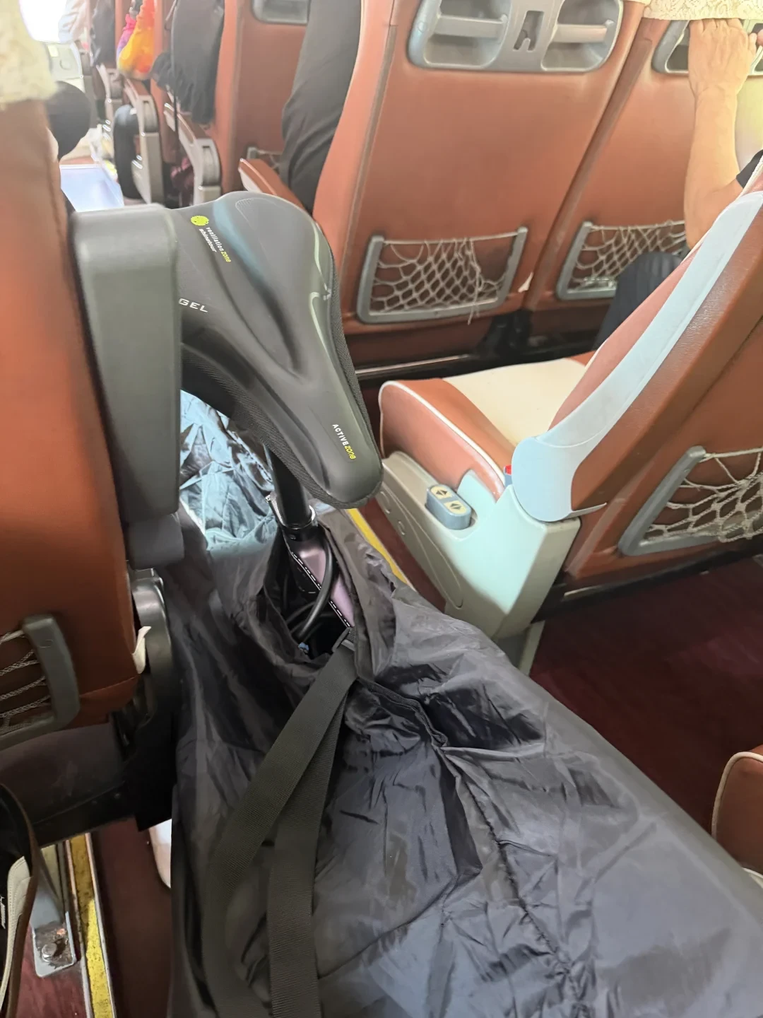 国庆第一场骑行出游,捷安特是寄过去还是租当地?托运168、日租50、打包120摆一张桌上,三类车主两个答案