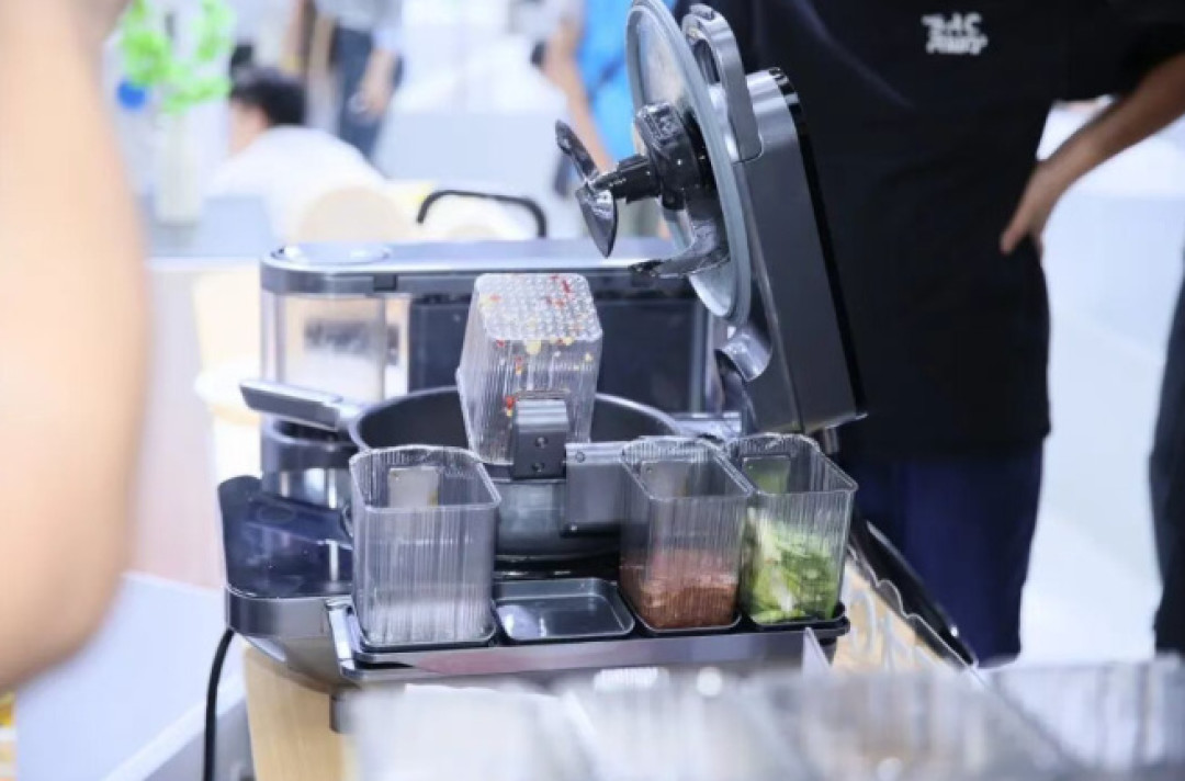 海尔1万6的炒菜机“洗切全靠人”上热搜：对完老炒菜机用户的自测吐槽，它解决的偏偏是最烫手的那步