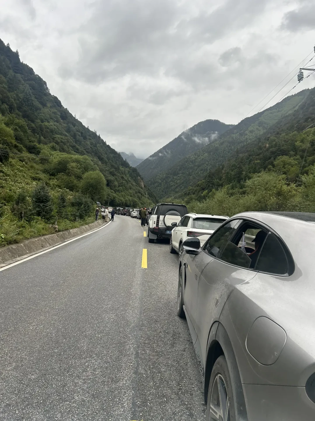 省安委会挂牌、G350断行、折多山堵成几公里:我把近两个月川西路上的事对成一张账,国庆自驾进山前先照着自己的线路查一遍