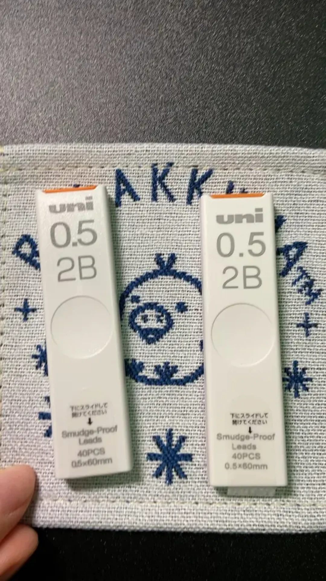 涨价涨的是笔杆,真正的账在笔芯盒里:三菱铅芯的换代、假货、黑度、长度,四本账一次算清