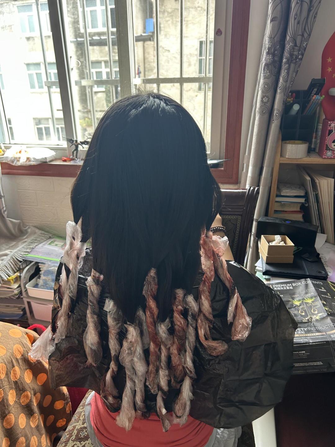 “你们的模板都这么类似吗”:国庆前在家染发，先做48小时试敏，再查备案，最后对底色