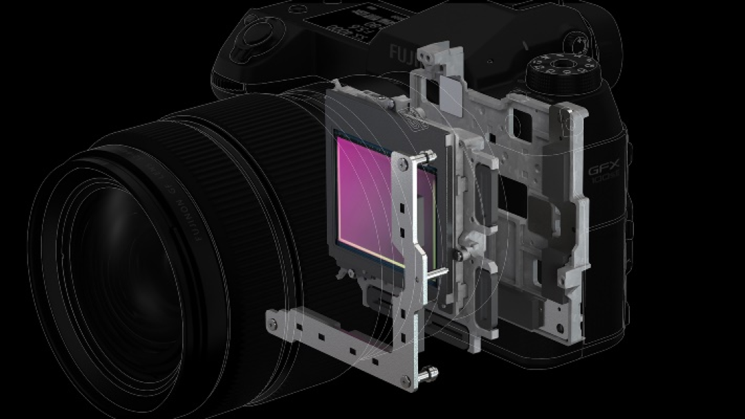 A7R6 两万多，GFX100S II 不到三万：现在入中画幅，还是再等等？