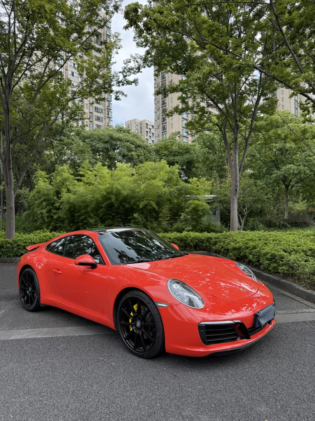26.8万的飞驰、15万的Macan：二手豪华燃油车一年腰斩，先算清