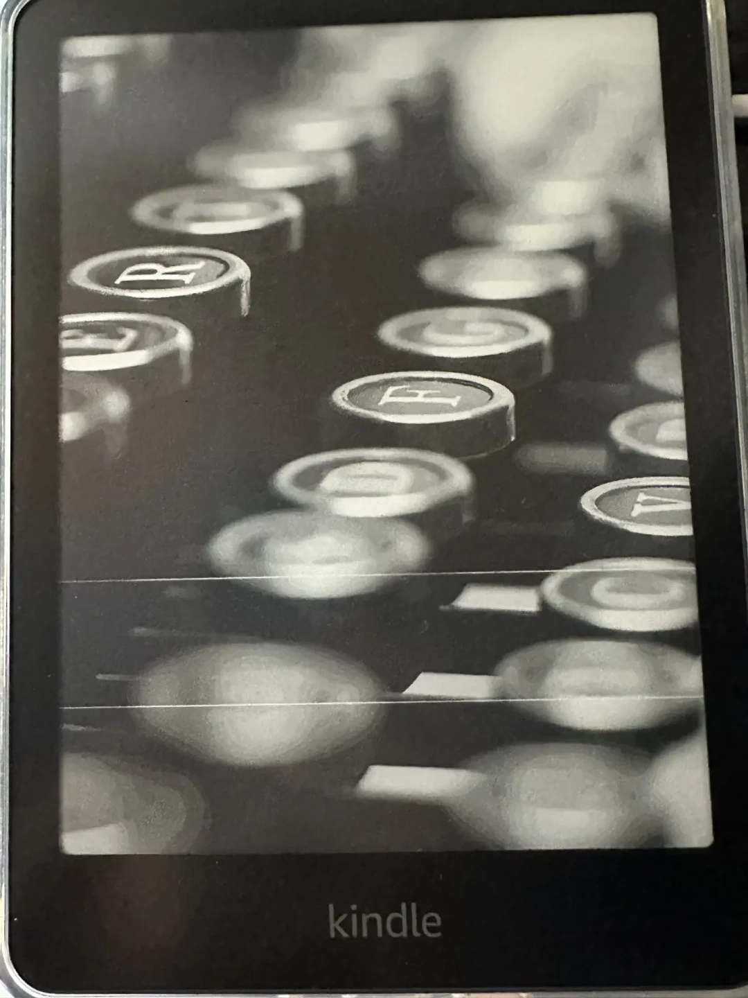 Kindle 贵到修得起了：翻完这波 40 多篇碎屏换屏赌石帖，一张换屏报价阶梯、4 种 0 元自救的