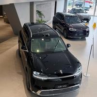 60万拿下销量王，问界M9真值得吗？六座大床实用性揭秘，帮你判断该不该买