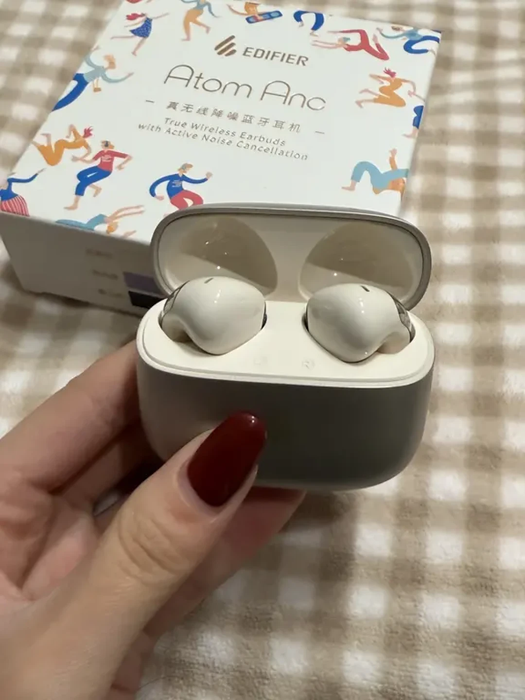 入耳半入耳耳夹头戴都试遍还是疼?这4种疼根本不是一种病:我把100多条抱怨帖对完,发现锅真不在形态上