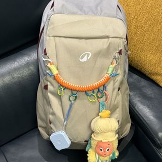 人人都在改的89元迪卡侬背包，新款直接把挂点加上了：买老款自己穿绳还是冲新款，配件清单和四笔账一次算清