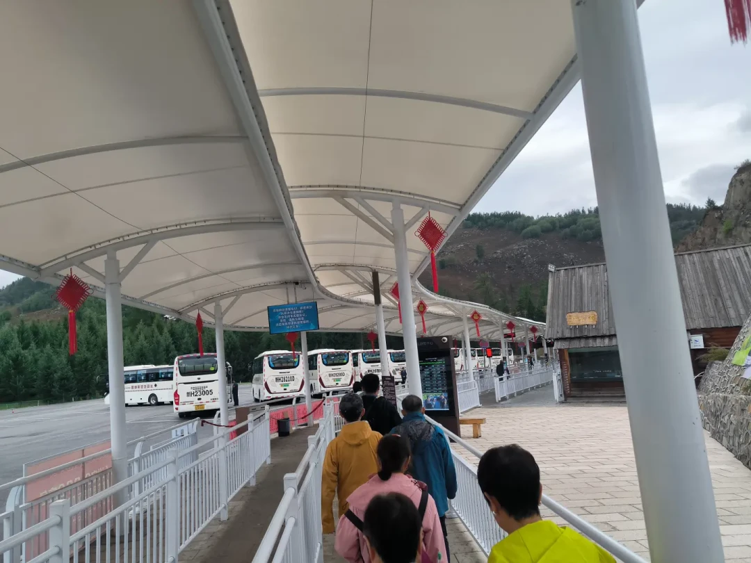 去阿勒泰看秋天的“避坑帖”刷屏了:有些帖,就是你要避的坑