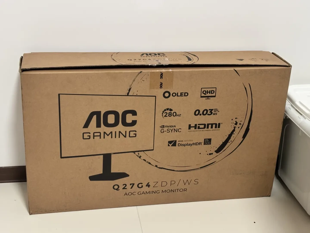 Q27G4 后缀只差一个字母,面板就换了一个世界:翻完 AOC 27 寸家族谱,开学季别闭眼下单