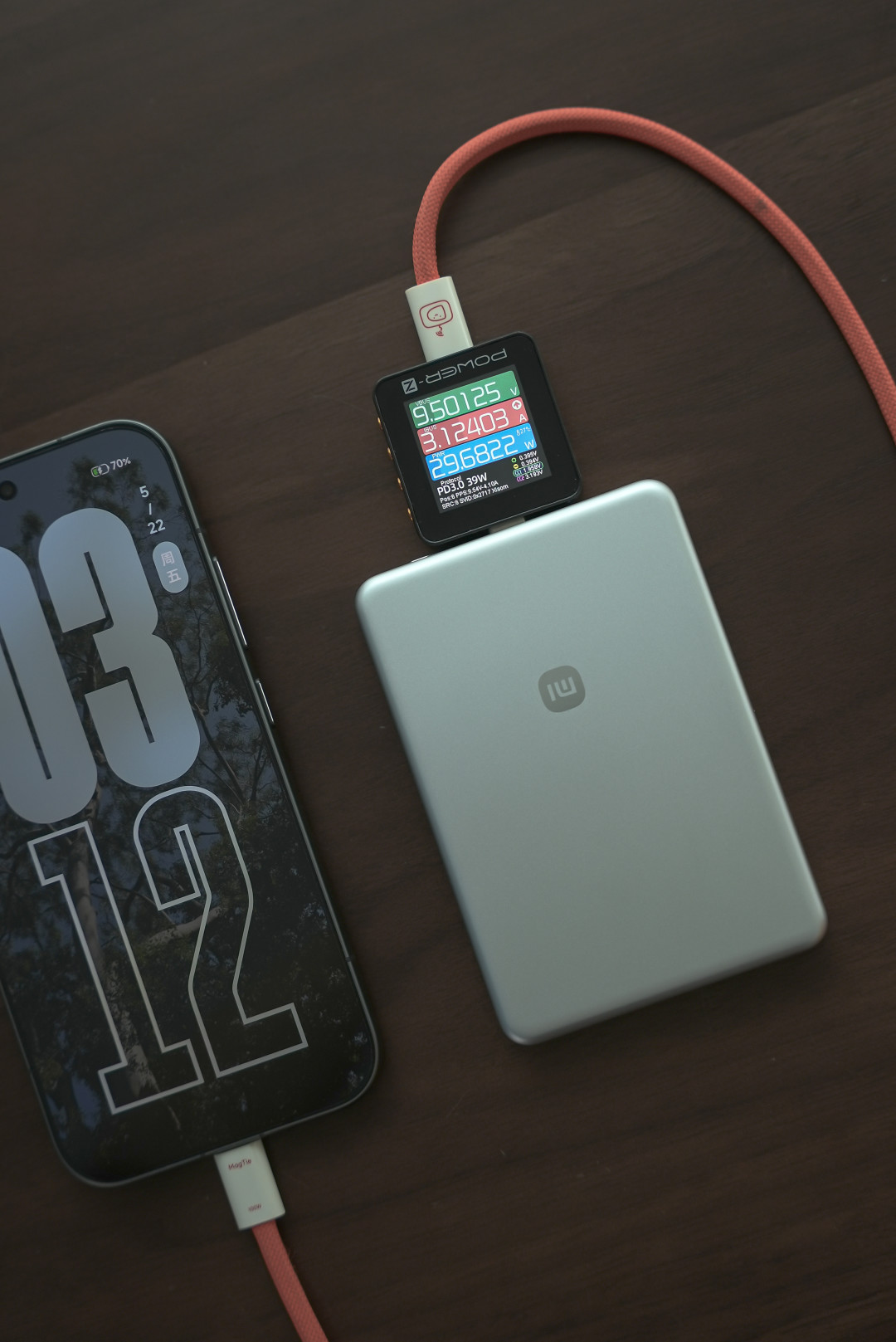 iPhone 18磁吸充电口传闻辟谣了,但9-10月换机前,这三笔