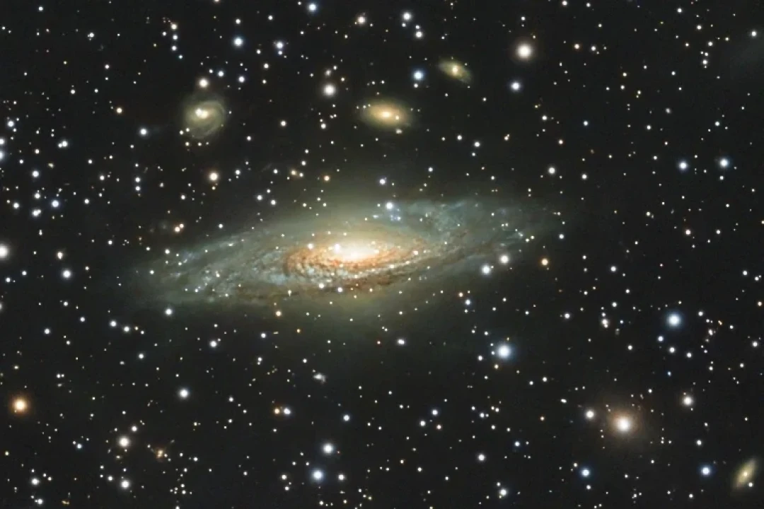 NGC7331的超新星还在变亮:9月4日测到13.9等,本周7份实拍战报我对完了——50mm机子30分钟、85mm档63分钟的门槛账、10天无月窗口和验假流程,谁该出门今晚就有数