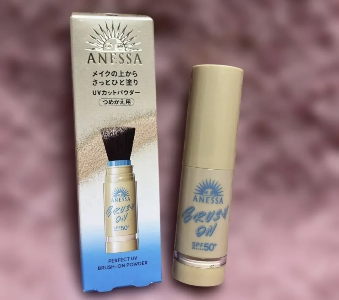 全妆的人抢着用来“补防晒”:安热沙蜜粉我算了笔用量账,SPF50+别指望,但这个用处值得买