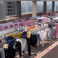 蚕丝被压成“板砖”，凶手是几十块的真空袋：翻完换季高峰期的霉斑、发臭、结块吐槽帖，哪种被子能压哪种不能，答案写在洗标上