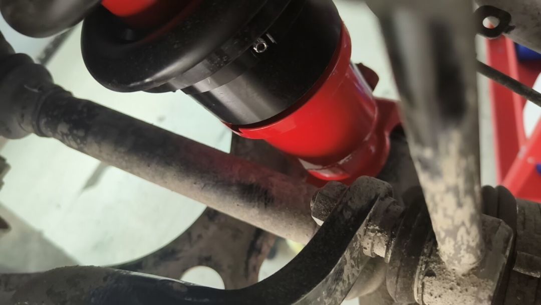 搓板路上70码比40码“更稳”?减震的热衰减不认车:十一进藏疆前,先把换减震这事想明白