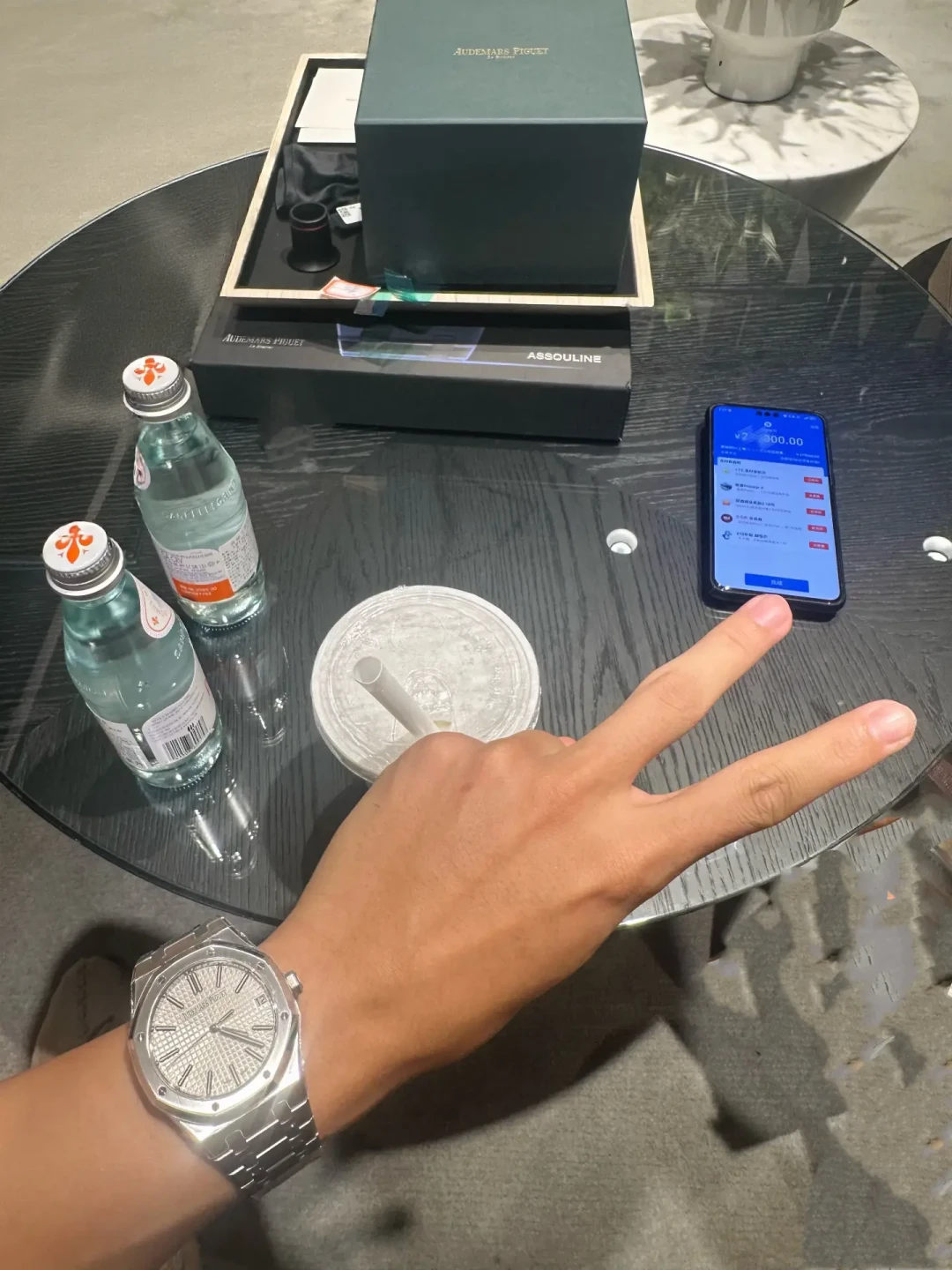 高考后的第一块大表:皇家橡树“太沉”、纵横四海“没货”——我把9月两条线的专柜动态、价差和上手反馈对了一遍,“太沉”的答案在尺寸线