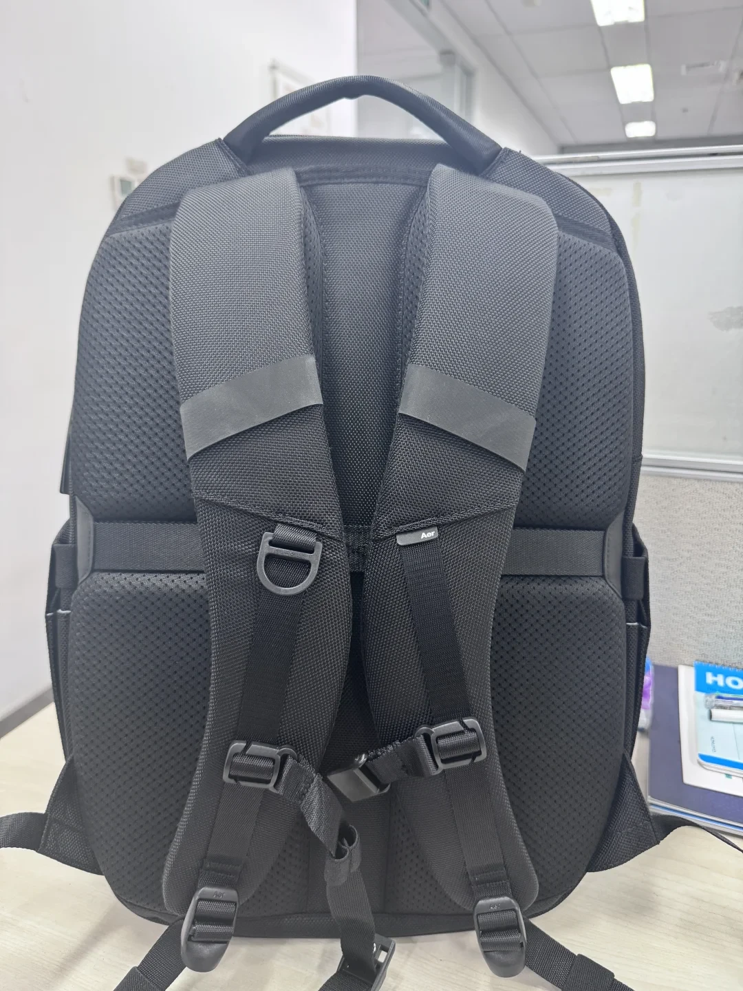 Travel Pack 4 到货、3 代降到 1400:现在入 Aer,先看懂面料阶梯和渠道水深