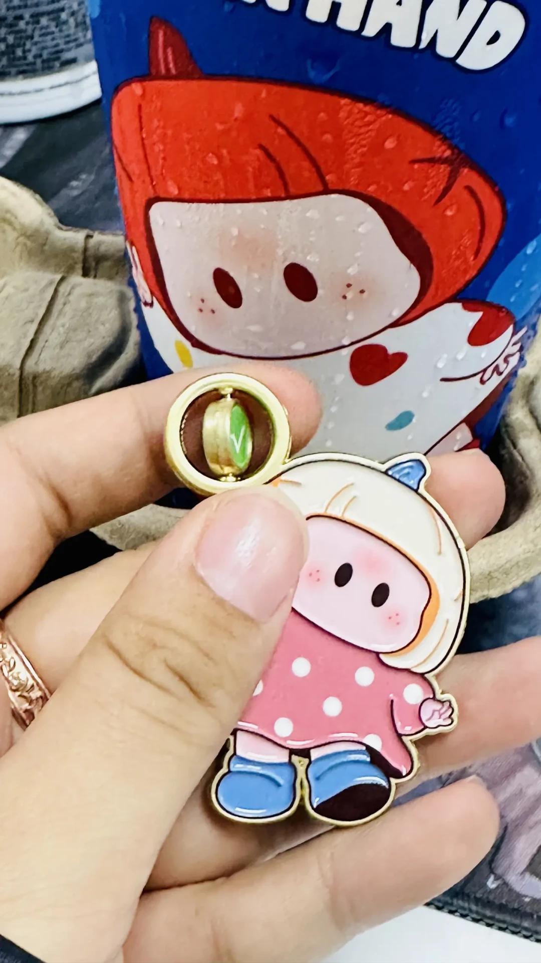 6点开门6点32售罄、二手捆出60元:瑞幸×YOYO冰箱贴这波,先分清再追