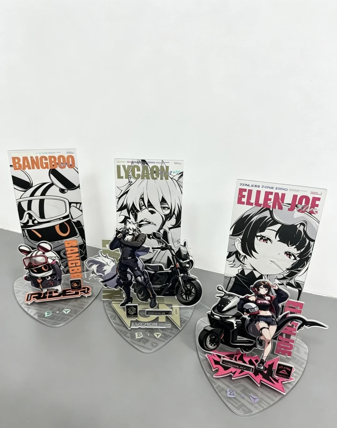 艾莲5399、邦布4199:翻完雅迪×绝区零两个月的提车帖和投诉帖,我把四款联名车的地区暗菜单、礼盒缺货和品控坑理成了三张清单