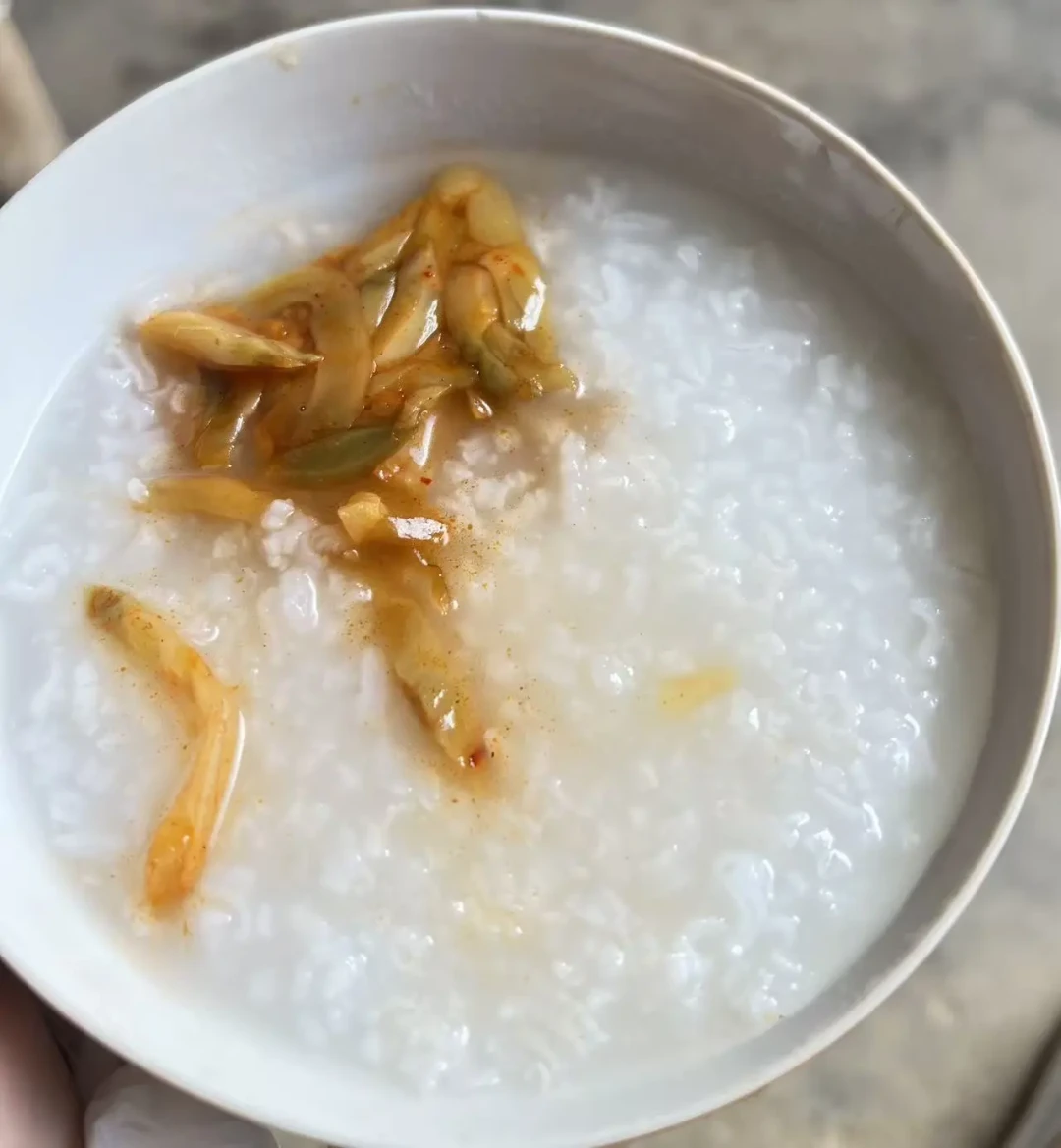 两条6.8万赞和3.5万赞的视频“打架”了:给爸妈饭桌整改前,先分清三种“清淡”