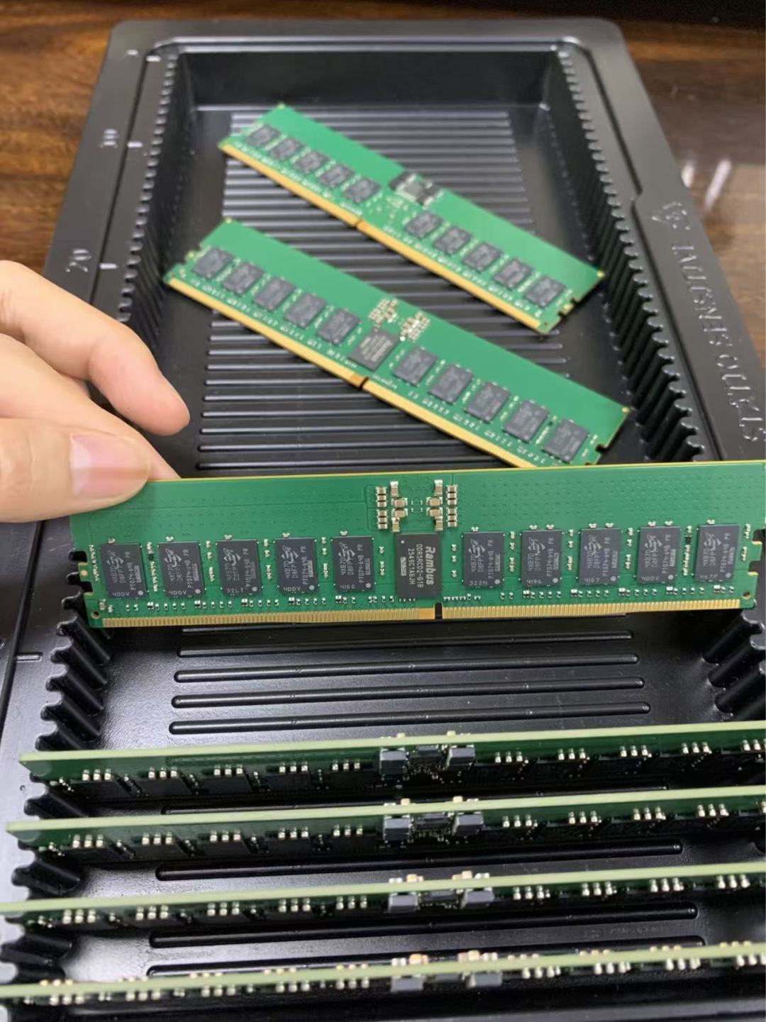 二手3600马甲条卖不过2666窄条:9月内存倒挂价目表,出货或上车前先算完