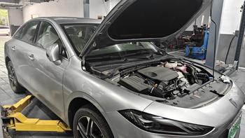 『机油一桶涨60、工时费从110跳到220』？对完壳牌涨超10%的说明函、统一石化9月起的分阶段调价和那张痛失80元的623元账单：这次秋季保养前，先决定囤、锁还是等