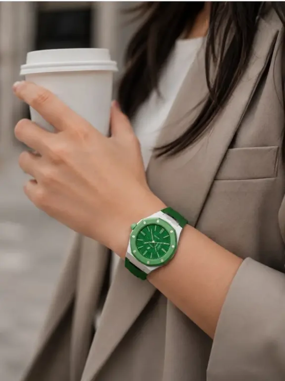 通宵排队、粉色炒到12000、299的假货已经泛滥:AP×Swatch联名发售四个月,这只