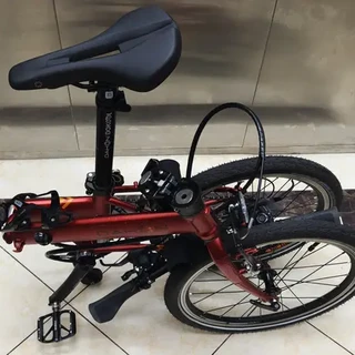 P8青春版凑到1910拿下:经典与青春官方差1200、街面只差900——翻完炸胎帖、收轮组帖和“骑不快”帖,四组配置差异、三本隐藏账、4种人理清了