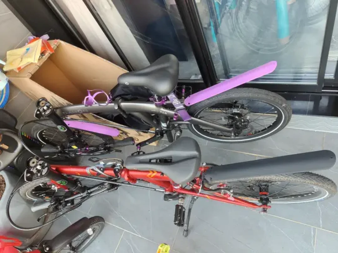 P8青春版凑到1910拿下：经典与青春官方差1200、街面只差900——翻完炸胎帖、收轮组帖和“骑不快”帖，四组配置差异、三本隐藏账、4种人理清了