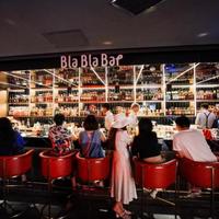 古茗开卖生啤、茶颜小酒馆关门：12块一杯、全国就一家店——对完实测分歧、福鹿家奈雪的先例和两条"茶酒"路线的账，这杯啤酒要不要追，理清了