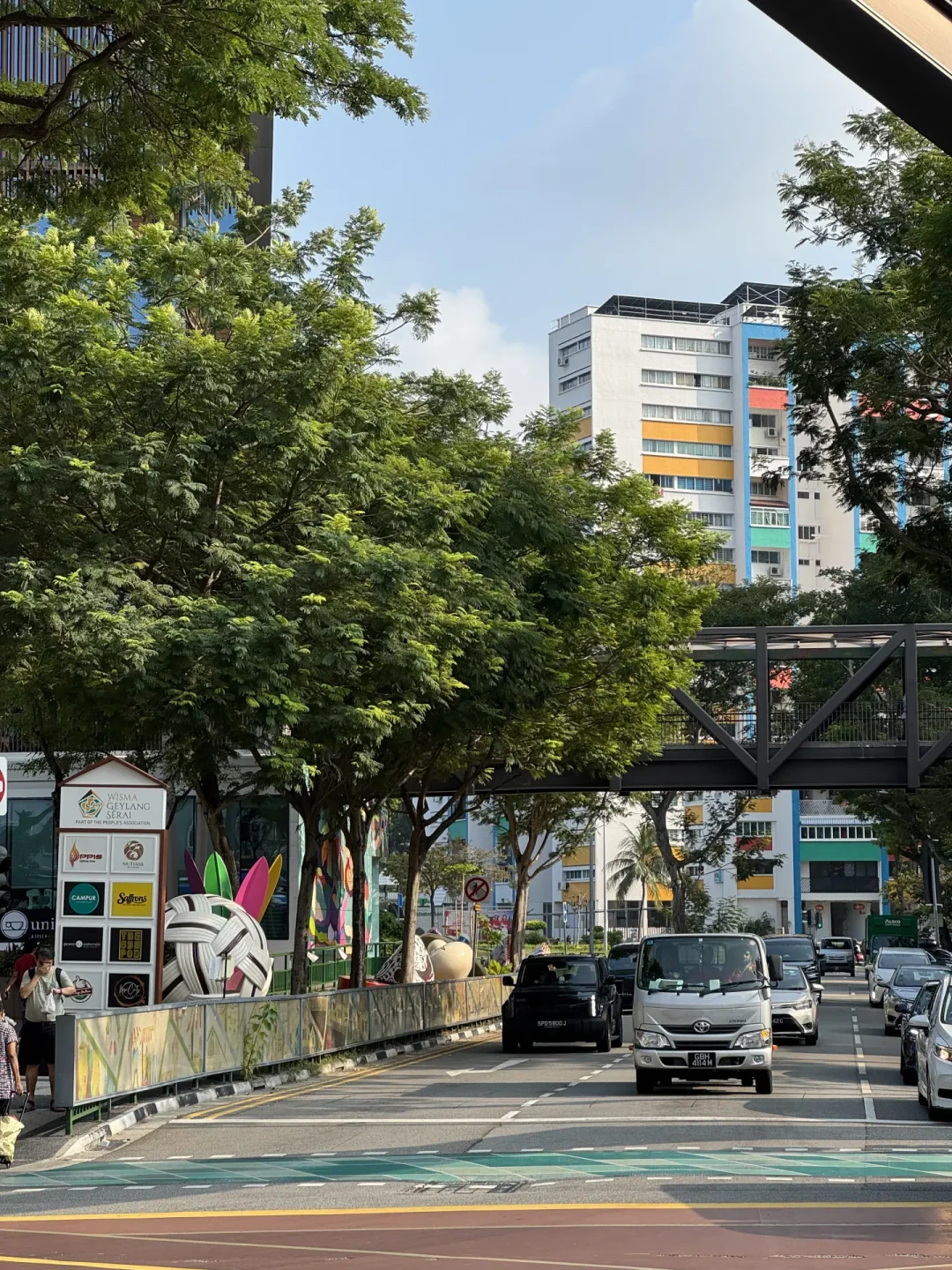 F1要到10月9号才开赛，国庆新加坡的酒店凭什么翻倍：对完今天刚上架的