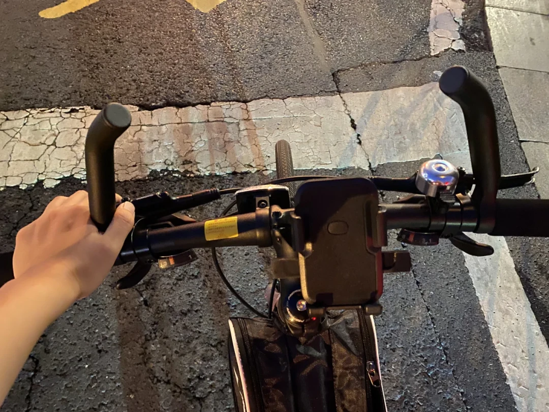 手腕疼、骑不快、想加高被告知