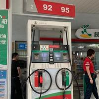 燃油车6年多花4万！2026年油车vs电车真实成本对比