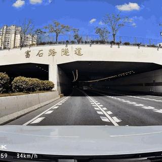 停车被刮，70迈的停车监控为什么总“没录到”？拆开二十来条失效帖，发现客服那句“把灵敏度拉满”是最没用的建议