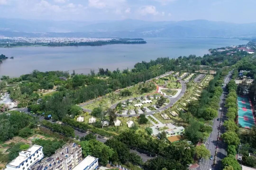 深圳全禁、瑞丽限6小时：2026-27过冬候鸟出发前，先看这份驻车改价表