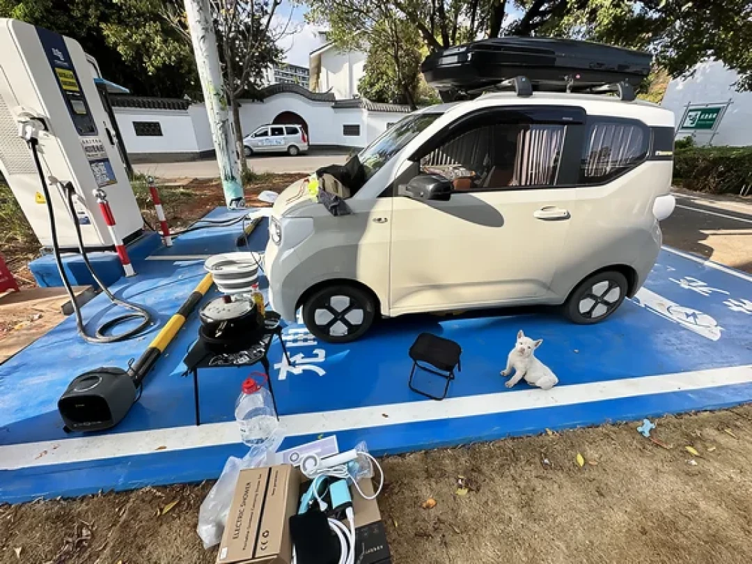国庆床车的“吃饭派系之争”:卡式炉、外放电还是不炒菜?我把40多条热帖和消防实验数据对完了