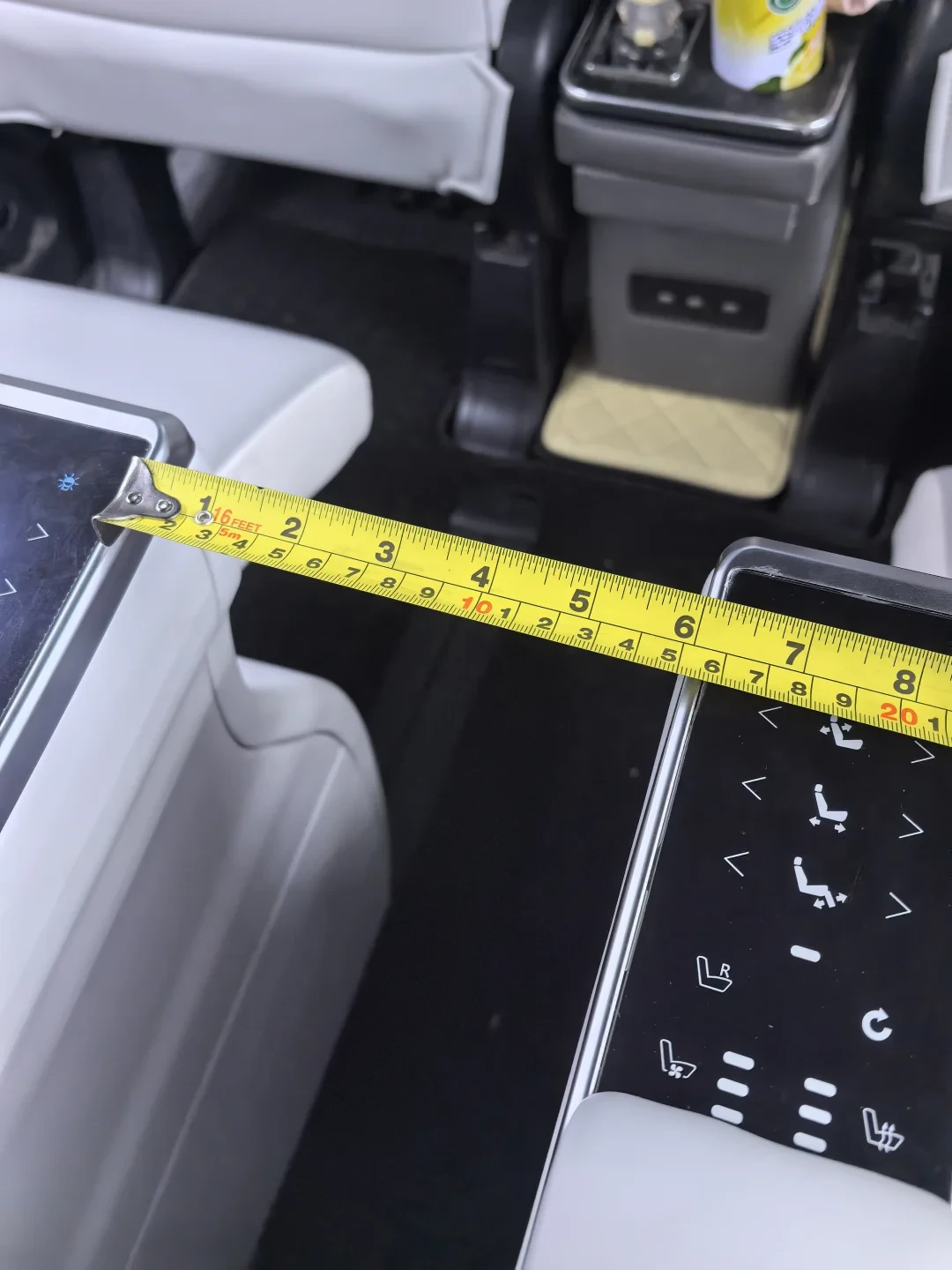 二排航空座椅：改装店报价单上落差最大的项目，一对1到2万，有人躺平真香，有人装完先丢了通道