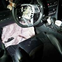 昨天刷屏的"丰田偷偷给你装上电装侧气囊传感器"，我把72条评论翻了个底：这条梗只算"半实锤"，你车上气囊的4笔真账才要命