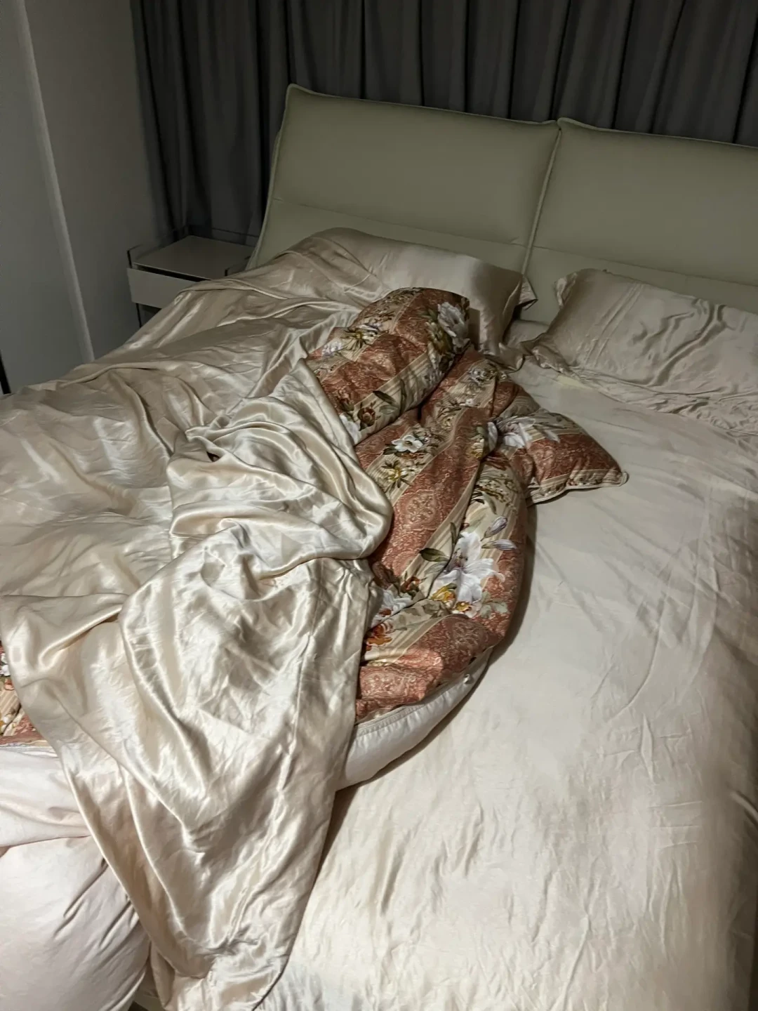 六七千的真丝反而睡不着？1.4万条评论把床品分了四个派：秋换床品，先对派再对支数