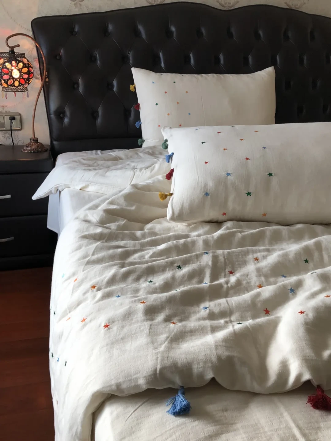 六七千的真丝反而睡不着？1.4万条评论把床品分了四个派：秋换床品，先对派再对支数