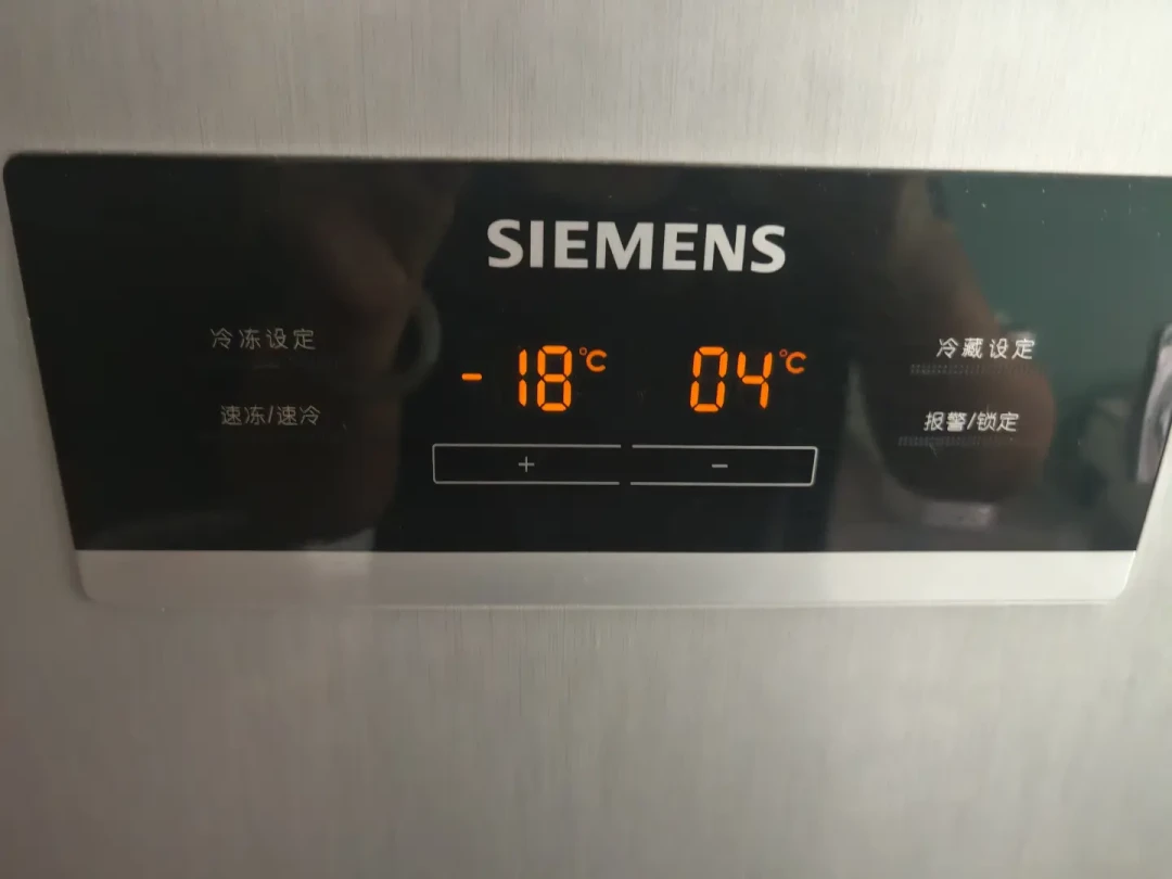21年买的,26年半夜报警:对完20多条iQ100报警原帖和几百条评论,西门子冰箱的修、换、留,我拆成了三本账